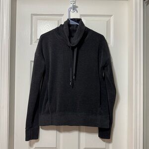 Lululemon go forward pullover size 6 vguc